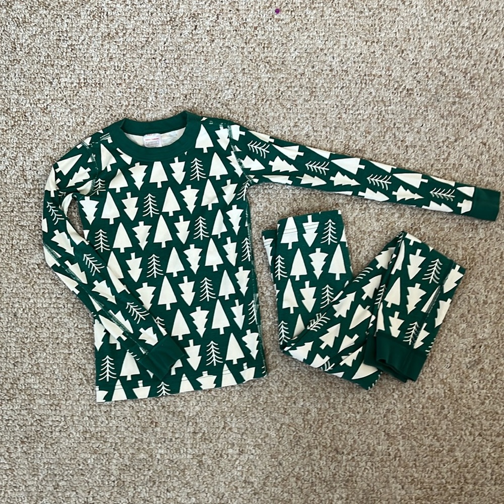 Hanna Andersson holiday/Christmas family matching pajamas size 130/8